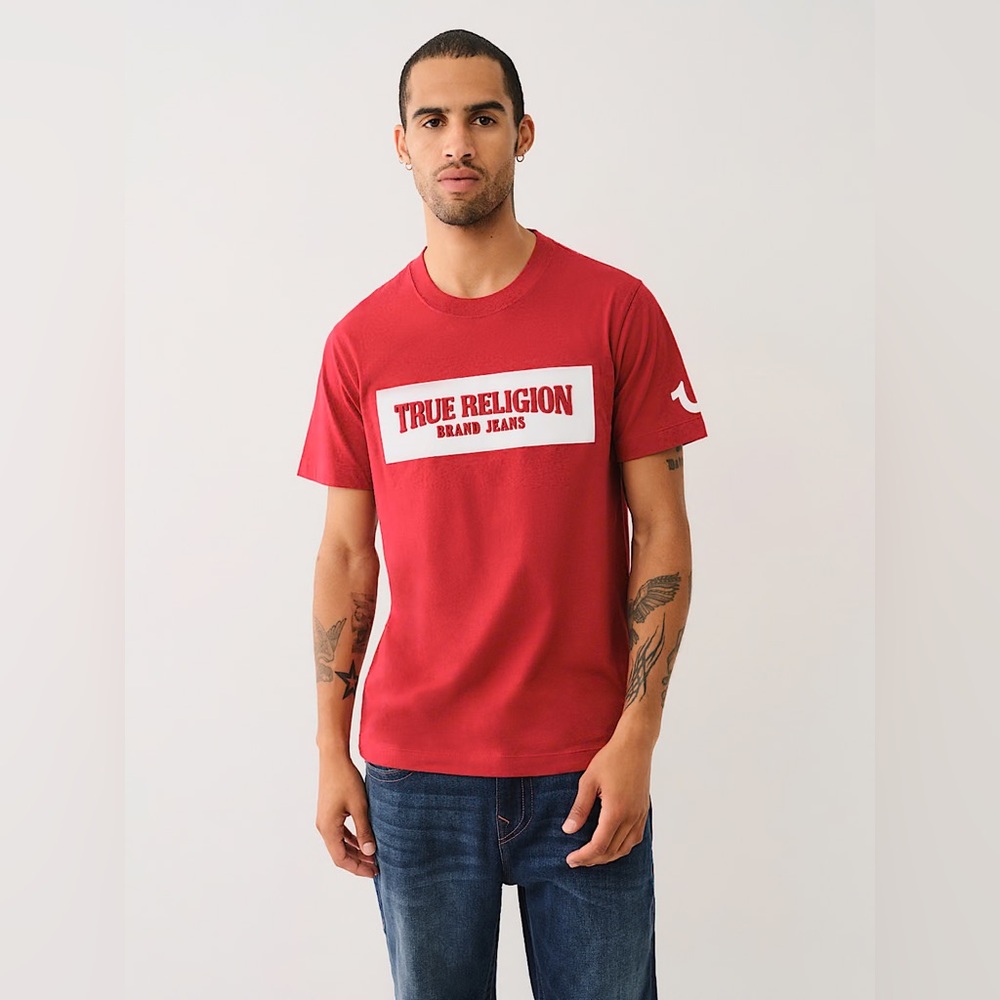 True Religion Red Dahlia Embossed Arched Logo Casual 100% Cotton Tee